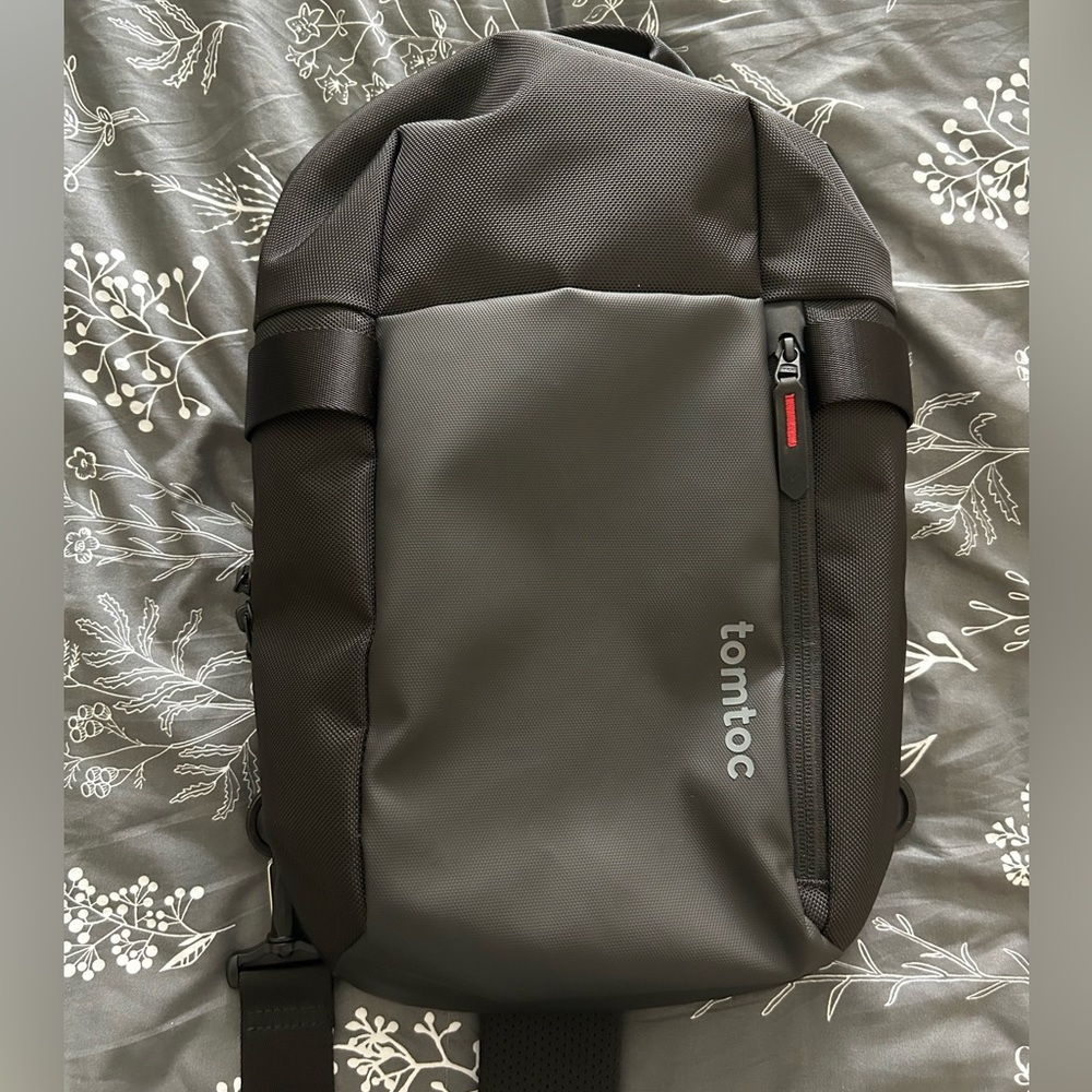 Tomtoc EDC Sling Bag 7L